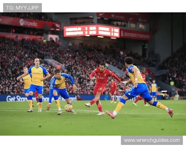 勒沃库森近期比赛亮点：状态回暖表现稳健