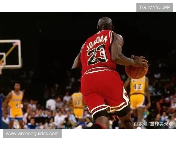 拉塞尔对比张伯伦防守篮板表现差异显著影响比赛节奏